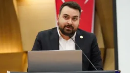 özgür-durşen-kimdir-nereli-yaşı-biyografis-arguntc.webp