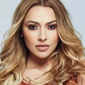 hadise-açıkgöz-kimdir-nereli-yaşı-biyografisi-argunt.webp