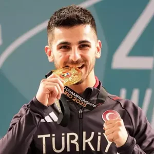 milli-sporcu-eray-şamdan-dünya-şamiyonu-oldu-arguntc.webp