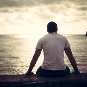 Rüyada Arkası Dönük Adam Görmek.webp