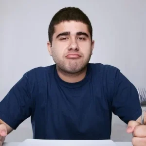 acikan-ne-olsa-yer-aciyan-ne-olsa-soyler-atasozunun-anlami.webp