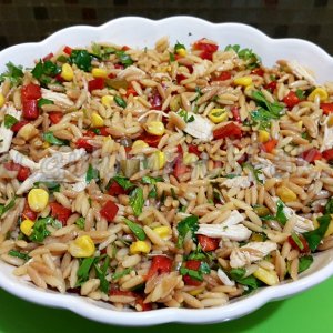 tavuklu-arpa-şehirye-salatası-tarifi-arguntc.jpg